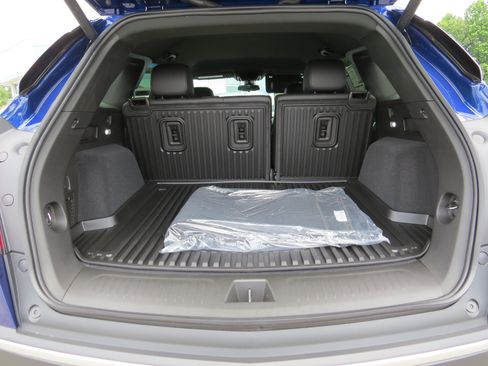 New 2025 Cadillac XT5 Luxury w/ LPO, Floor Liner Package image 14