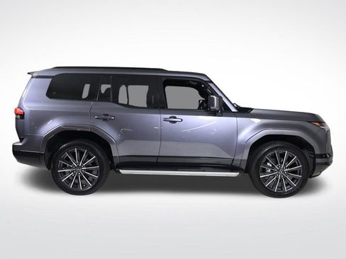 Used 2025 Lexus GX 550 image 6