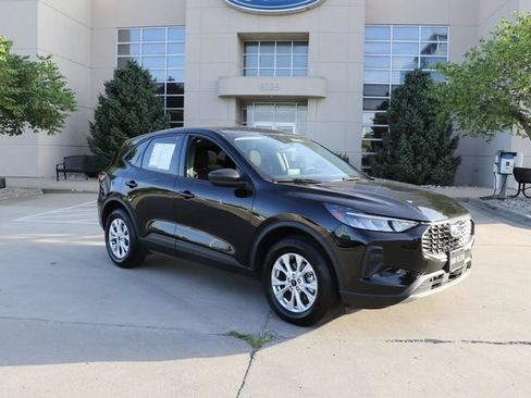 Used 2025 Ford Escape Active w/ Cold Weather Package AWD/4WD image 1