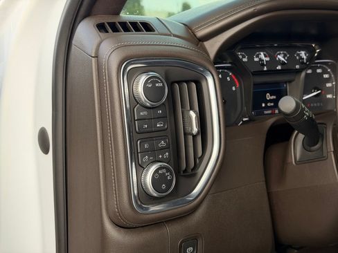 Used 2021 GMC Sierra 1500 SLE AWD/4WD image 24