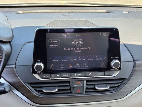 Used 2025 Nissan Altima 2.5 SV image 20