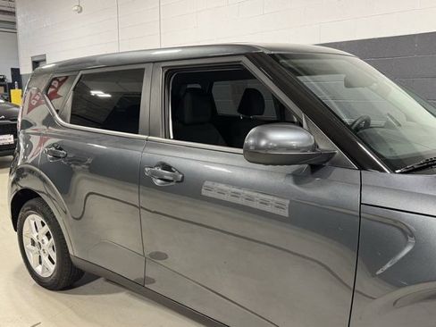 Used 2024 Kia Soul LX w/ Option Group 015 FWD image 16
