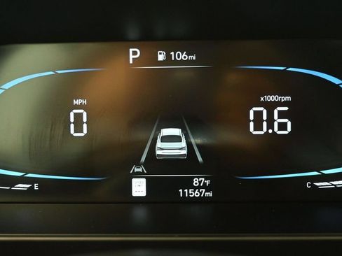 Certified 2025 Hyundai Elantra Sport FWD image 37