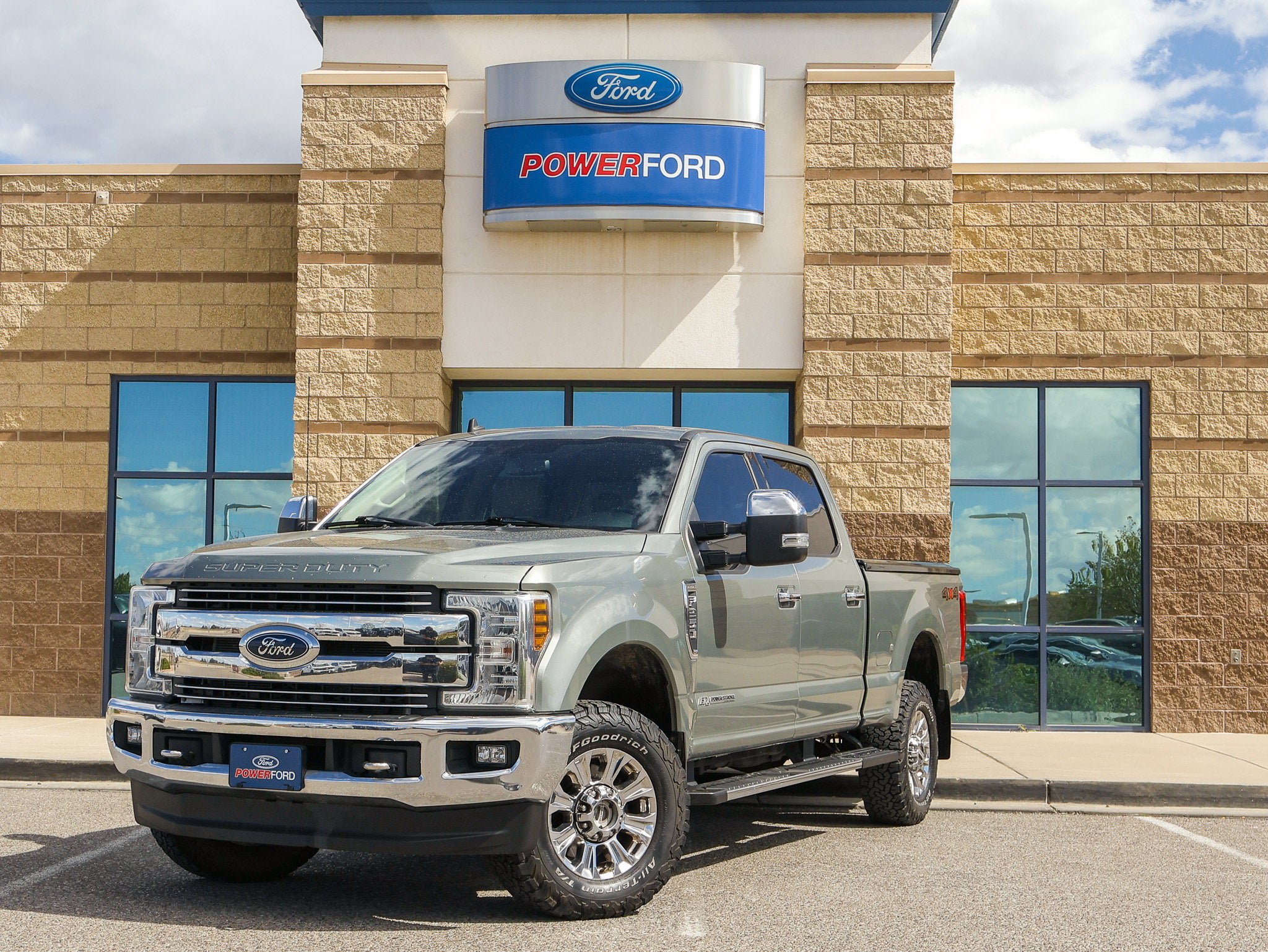 Certified 2019 Ford F250 Lariat w/ Chrome Package AWD/4WD image 2