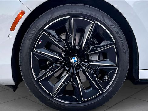 Used 2025 BMW i7 xDrive60 w/ M Sport Package RWD image 10
