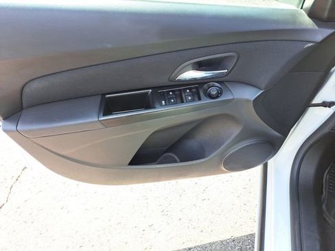 Used 2013 Chevrolet Cruze LT image 15