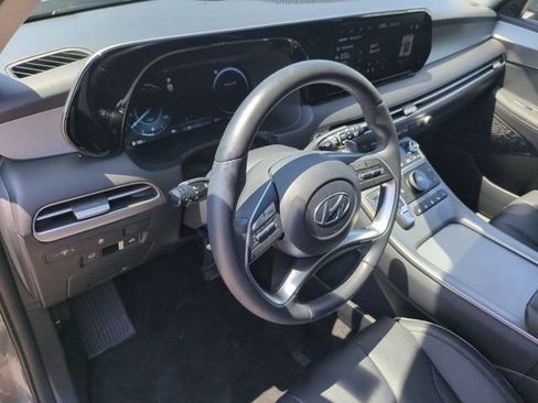 Used 2024 Hyundai Palisade SEL w/ Premium Package FWD image 7
