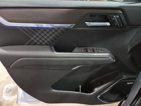 New 2026 GMC Acadia Denali image 17