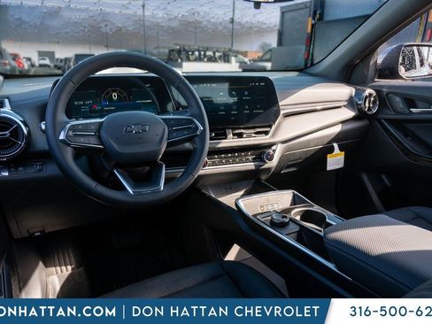 New 2026 Chevrolet Equinox LT w/ Convenience Package II FWD image 22