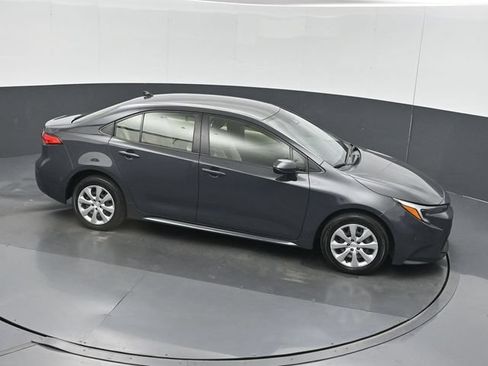Used 2025 Toyota Corolla LE FWD image 41