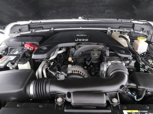 Used 2020 Jeep Gladiator Rubicon AWD/4WD image 15
