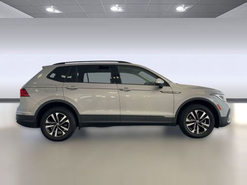Used 2022 Volkswagen Tiguan S image 8