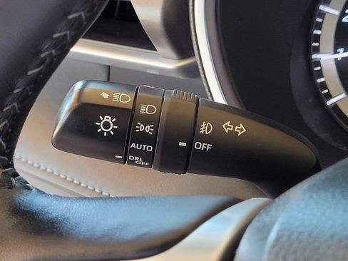 Used 2023 Toyota Highlander XLE AWD/4WD image 33