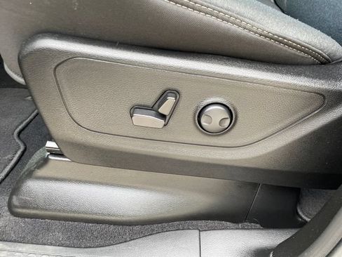 Used 2025 RAM 1500 Big Horn AWD/4WD image 39