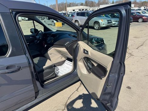 Used 2014 Ford Transit Connect Titanium image 9