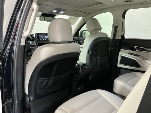 Used 2020 Kia Telluride S FWD image 25