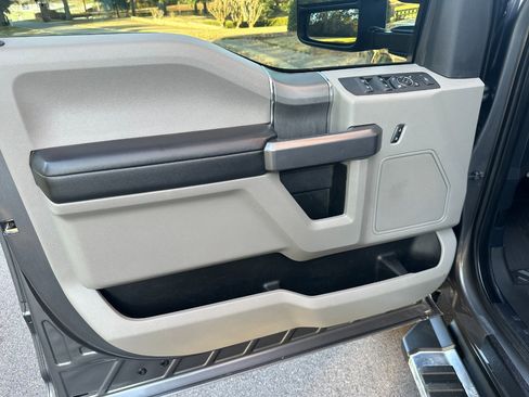 Used 2022 Ford F250 XLT w/ XLT Premium Package image 9