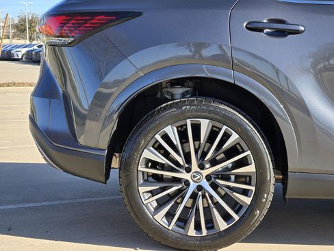 Certified 2025 Lexus RX 350 Premium Plus image 6