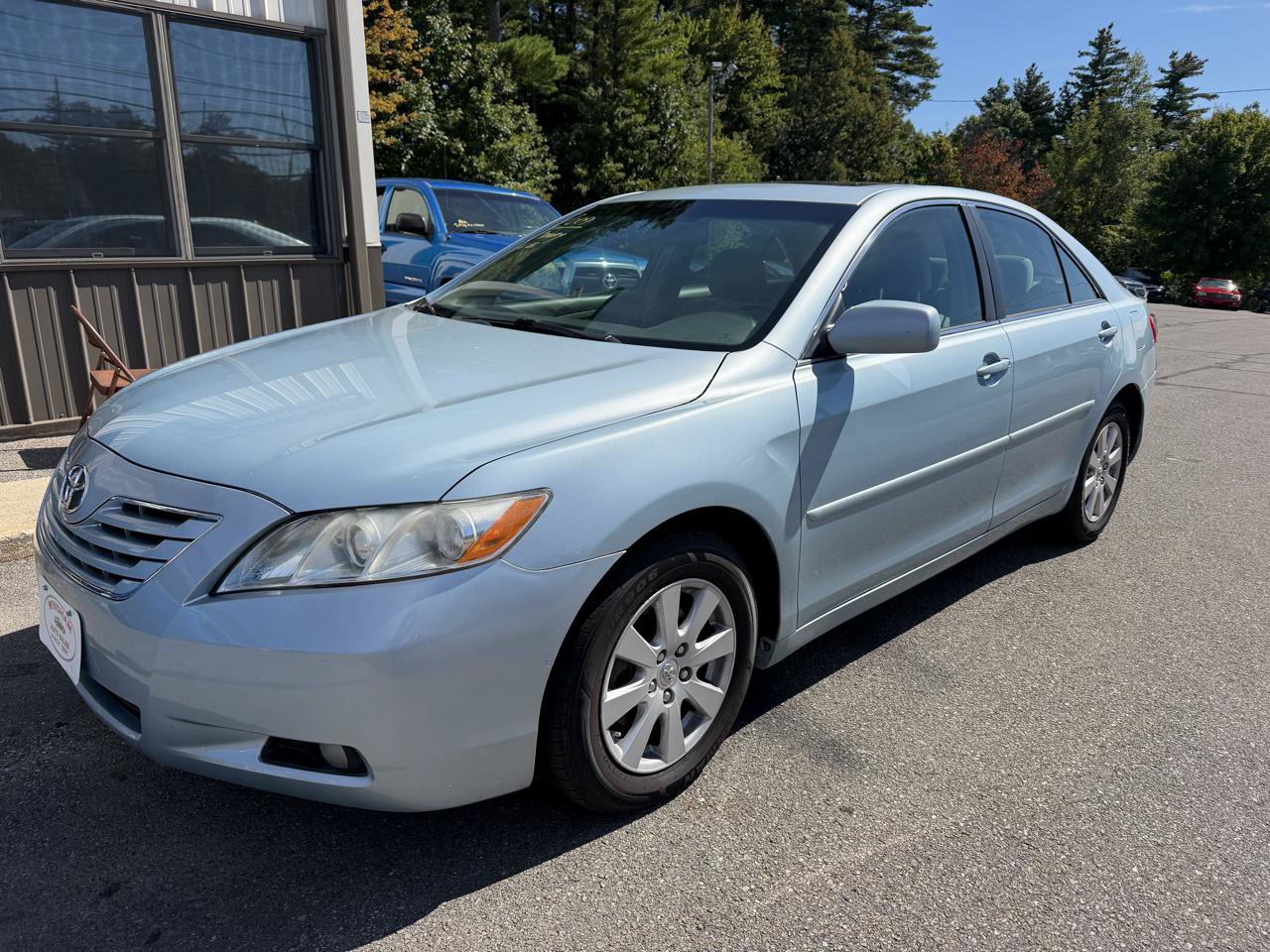 Used 2009 Toyota Camry XLE FWD image 1