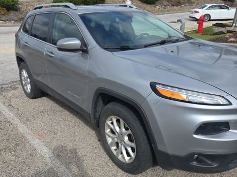 Used 2015 Jeep Cherokee Latitude w/ Cold Weather Group image 4