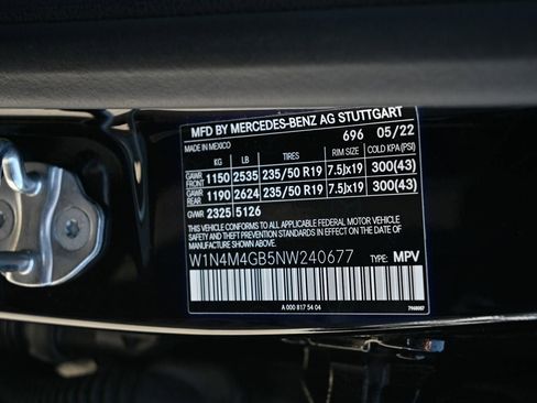 Used 2022 Mercedes-Benz GLB 250 w/ Premium Package Lite image 34