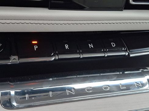 Used 2025 Lincoln Aviator Reserve w/ Illumination Package RWD image 14