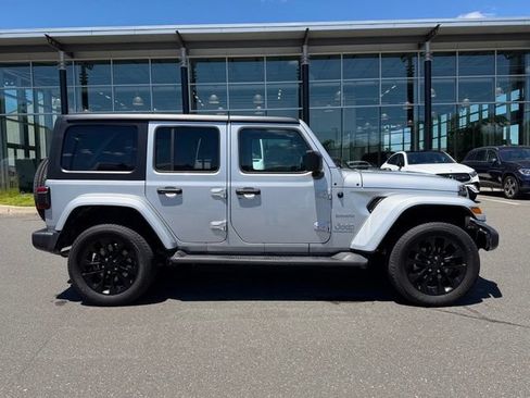Used 2023 Jeep Wrangler Unlimited Sahara w/ Cold Weather Group AWD/4WD image 8