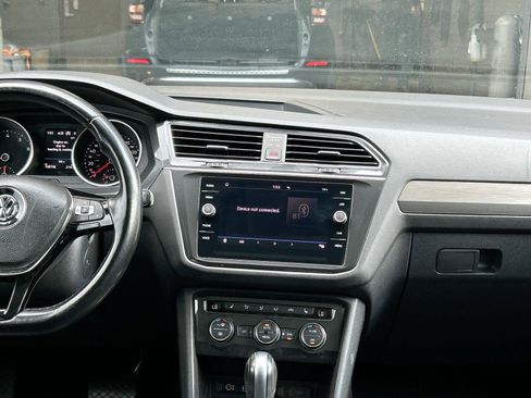 Used 2018 Volkswagen Tiguan SEL FWD image 20