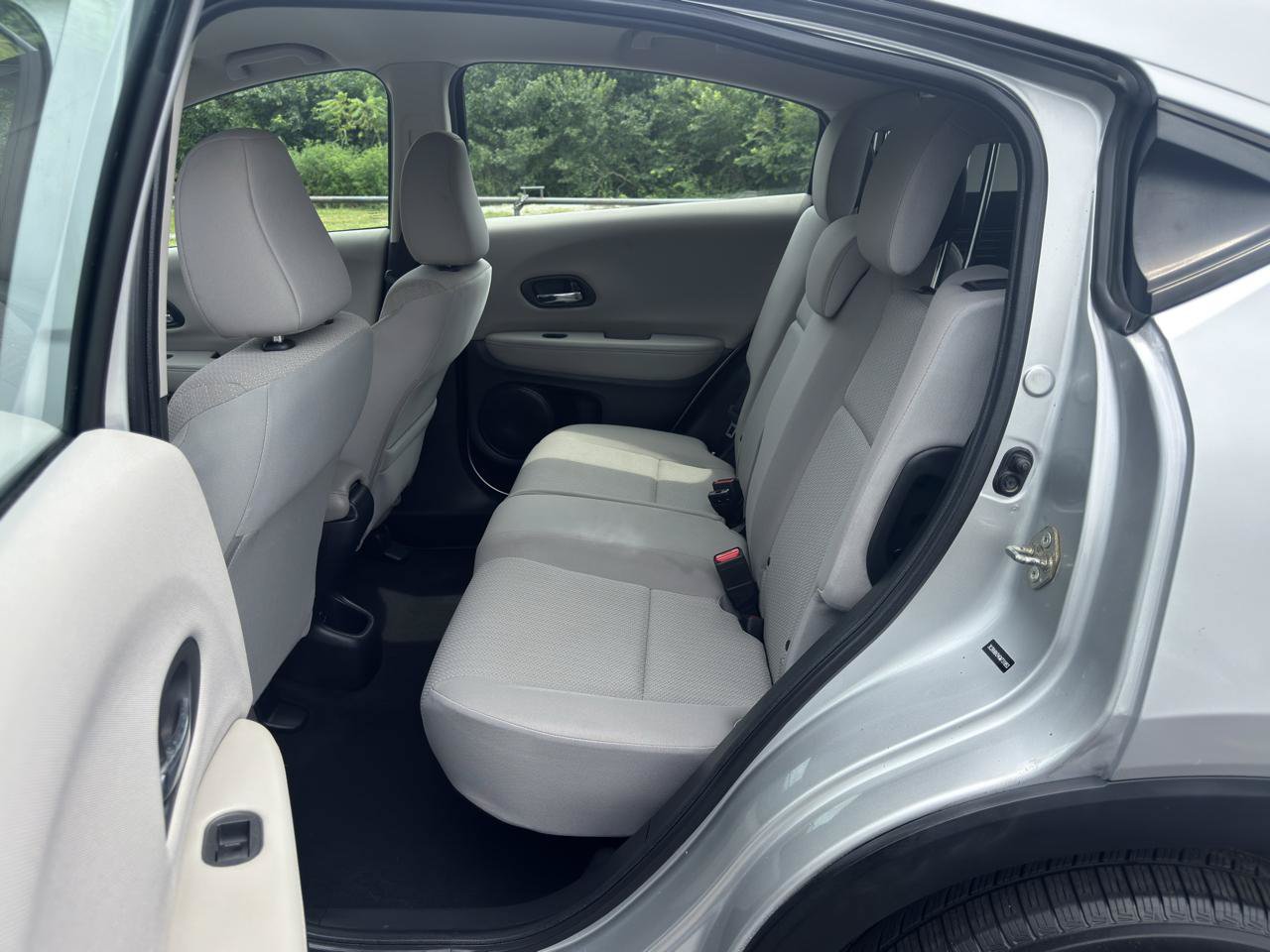 Used 2016 Honda HR-V LX image 11