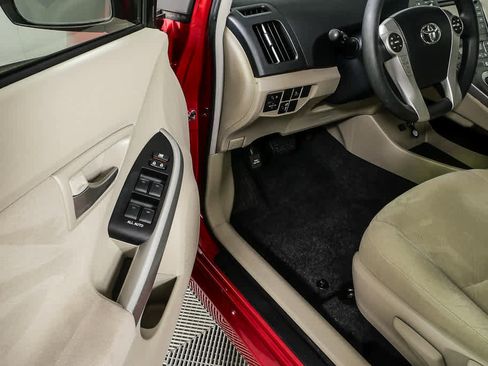 Used 2014 Toyota Prius Three w/ Solar Roof Package FWD image 7