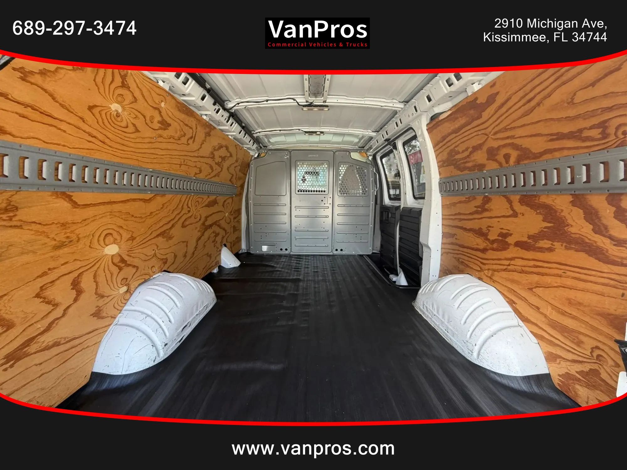 Used 2015 Chevrolet Express 2500 RWD image 13