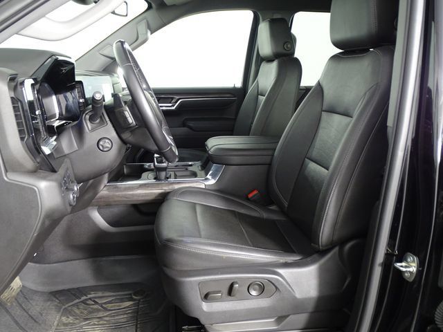 Used 2023 Chevrolet Silverado 1500 LTZ w/ Z71 Off-Road Package AWD/4WD image 11