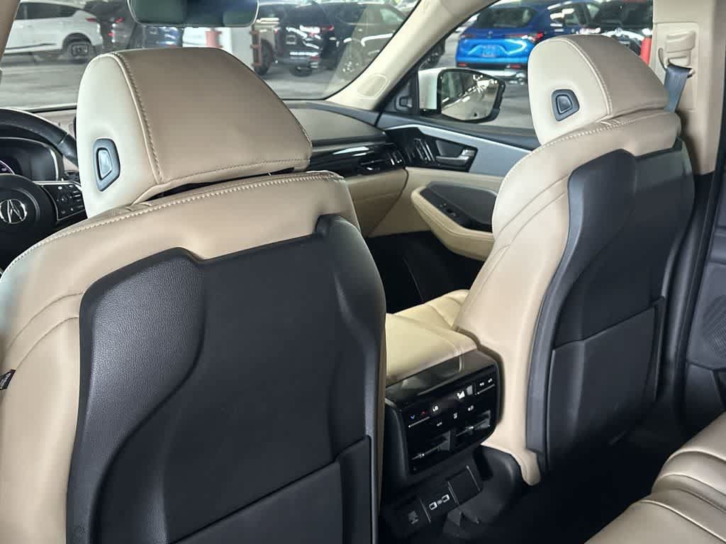 Certified 2024 Acura MDX w/ Technology Package FWD image 31