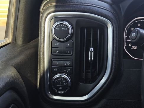 Used 2022 GMC Sierra 2500 AT4 w/ AT4 Preferred Package image 24