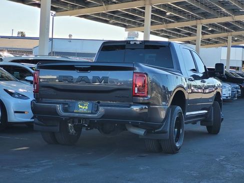 Used 2025 RAM 3500 Laramie AWD/4WD image 4