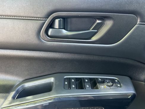 Certified 2025 Nissan Pathfinder S w/ Cargo Package FWD image 13