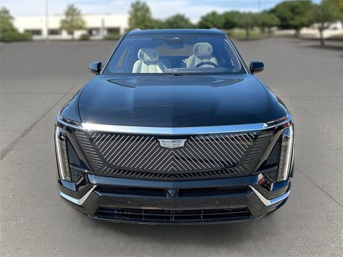 New 2026 Cadillac Vistiq Luxury image 2