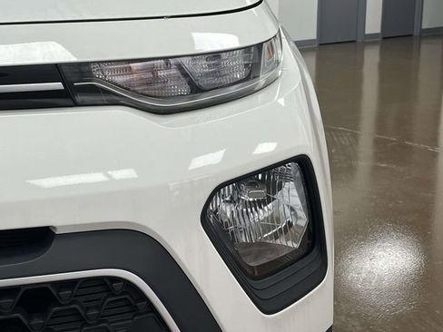 Used 2022 Kia Soul LX w/ Technology Package image 9