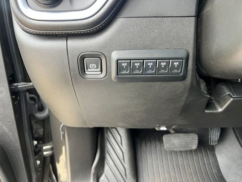 Used 2022 Chevrolet Silverado 2500 LTZ w/ LTZ Plus Package AWD/4WD image 19