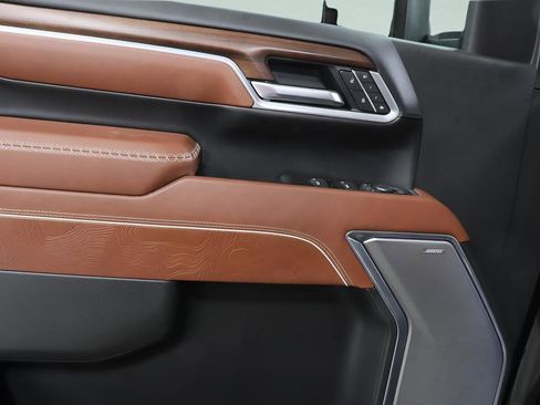 Used 2025 GMC Sierra 2500 Denali Ultimate image 24