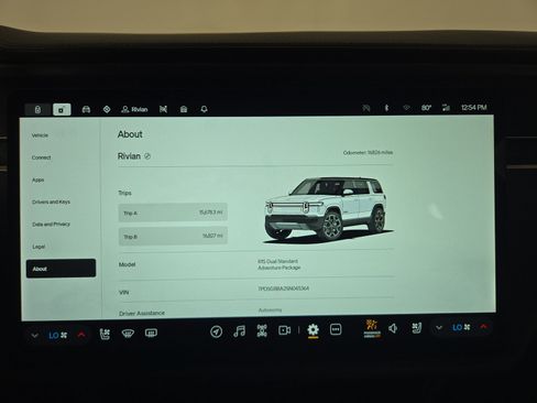 Used 2025 Rivian R1S Adventure AWD/4WD image 29