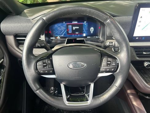 Used 2025 Ford Explorer Platinum w/ LUX Leather Package AWD/4WD image 17