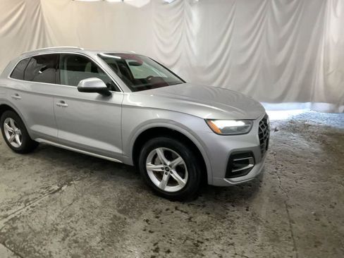 Used 2021 Audi Q5 2.0T Premium w/ Convenience Package AWD/4WD image 3