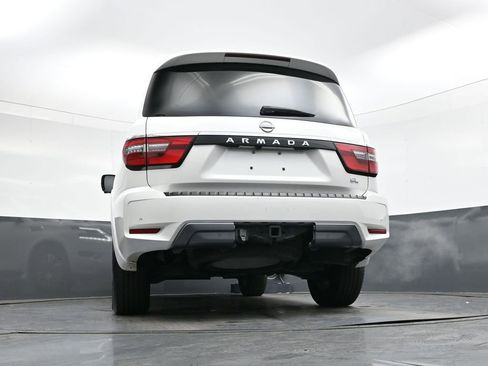 Used 2024 Nissan Armada SL w/ Captain's Chairs Package image 39