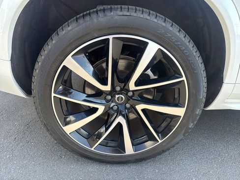 Used 2023 Volvo XC90 B5 Plus w/ Protection Package Premier AWD/4WD image 10