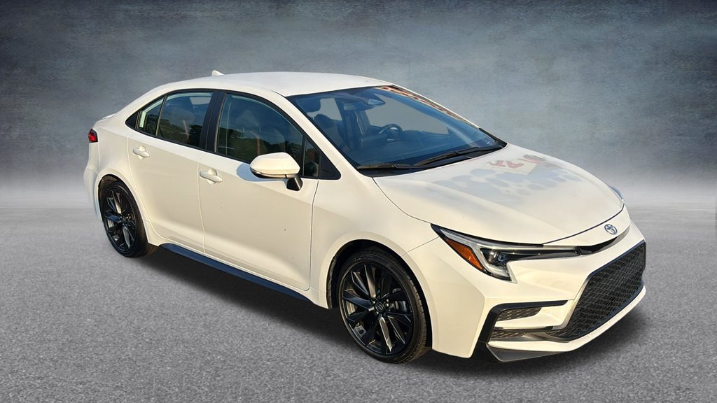 Used 2025 Toyota Corolla SE FWD image 2