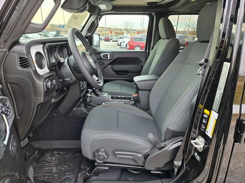 New 2026 Jeep Gladiator Sport AWD/4WD image 14