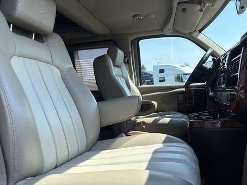 Used 2014 GMC Savana 1500 AWD image 17