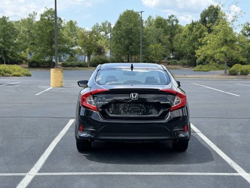 Used 2017 Honda Civic Touring image 6