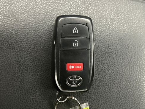 Used 2024 Toyota Tacoma SR5 AWD/4WD image 10